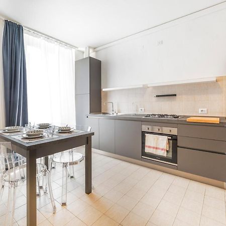Roomy Apartment Close To Subway M5! Milánó Kültér fotó