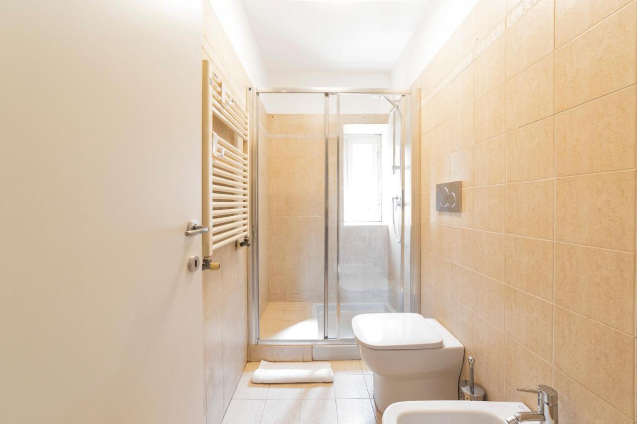 Roomy Apartment Close To Subway M5! Milánó Kültér fotó